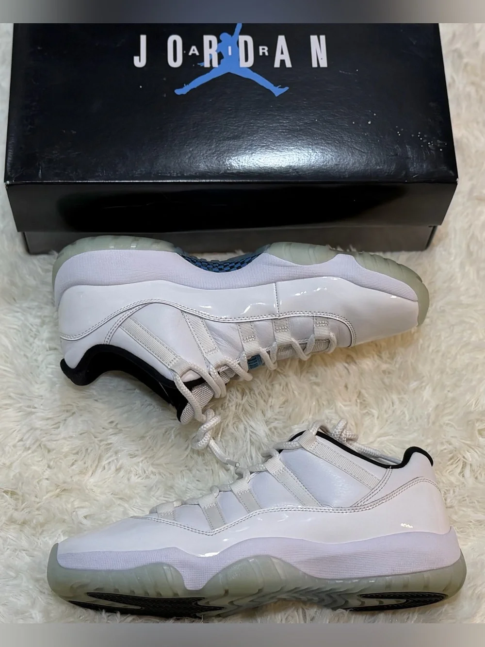 Jordan 11 Retro Low Legend Blue - Men’s 9.5 / Women’s 11 - AV2187-117